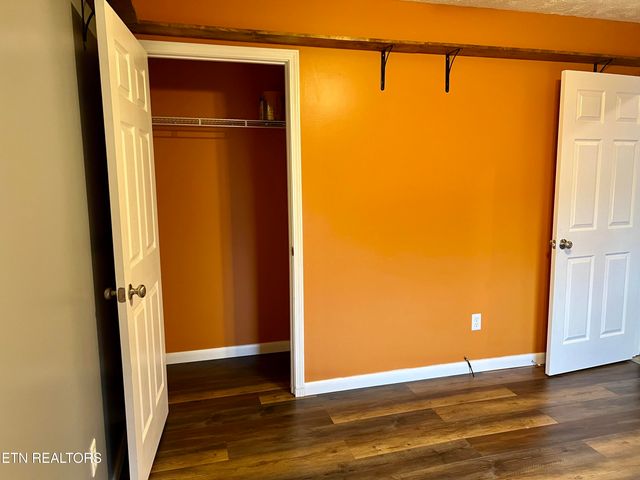 845 Quiet Oaks Way, Dandridge, TN 37725