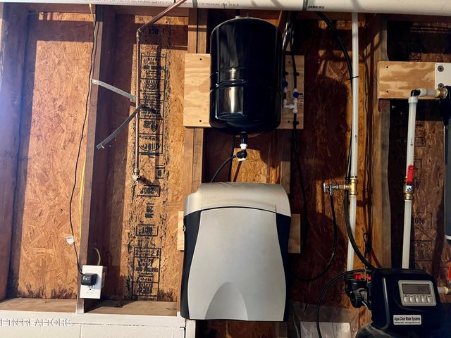 845 Quiet Oaks Way, Dandridge, TN 37725