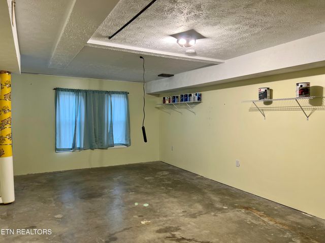 845 Quiet Oaks Way, Dandridge, TN 37725