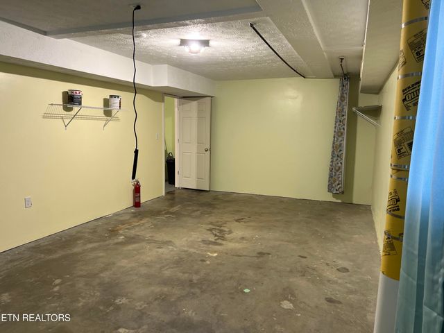 845 Quiet Oaks Way, Dandridge, TN 37725