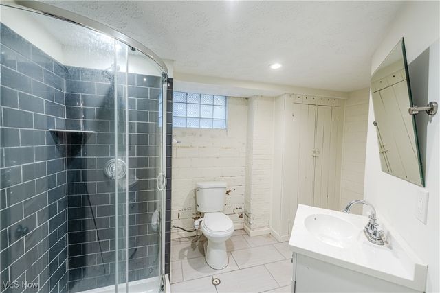 17114 Laverne Avenue, Cleveland, OH 44135