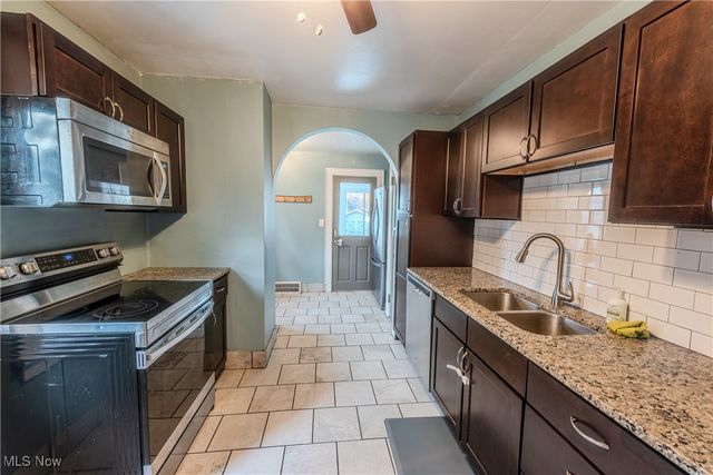 17114 Laverne Avenue, Cleveland, OH 44135