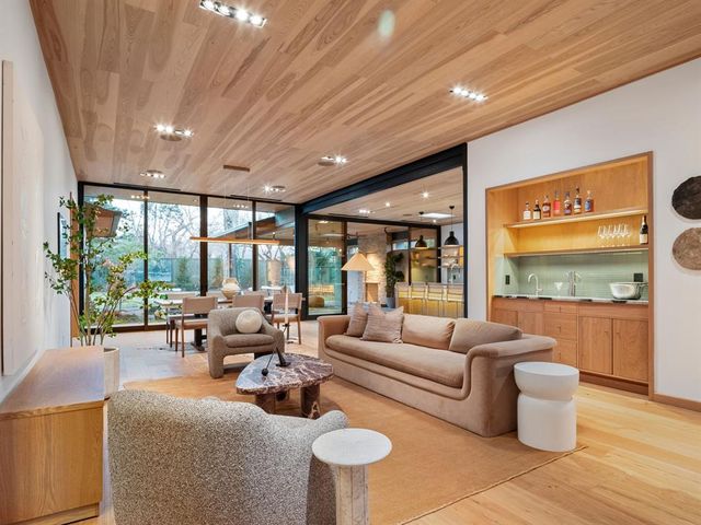 1730 Westminster Place, Oklahoma City, OK 73120