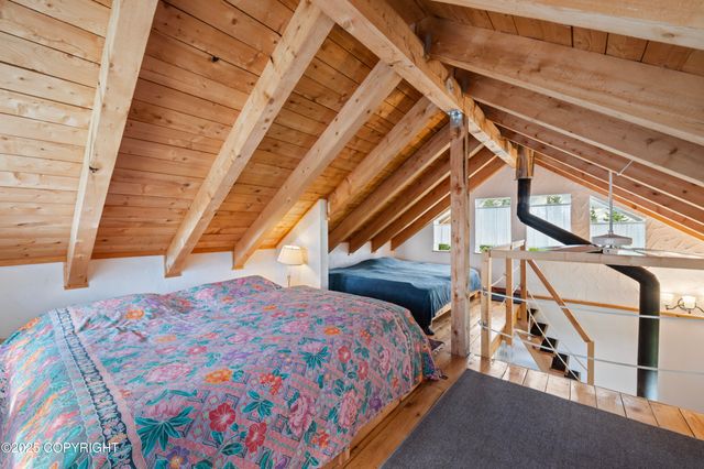 35112 Berry Street, Homer, AK 99603