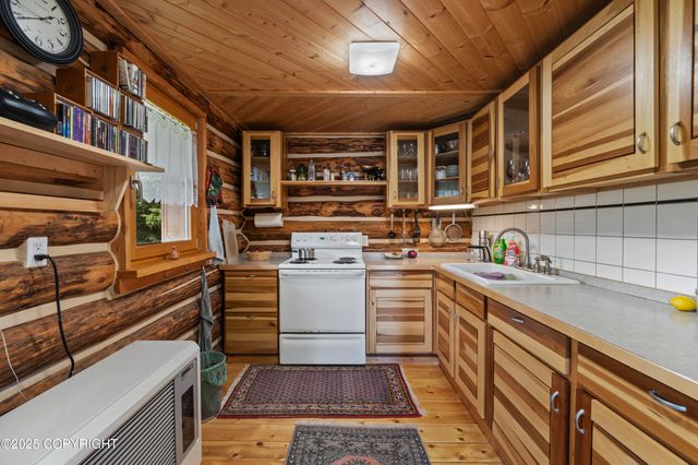 35112 Berry Street, Homer, AK 99603