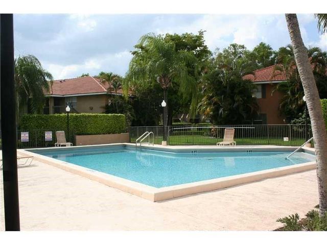 767 NW 104th Avenue 203, Pembroke Pines, FL 33026