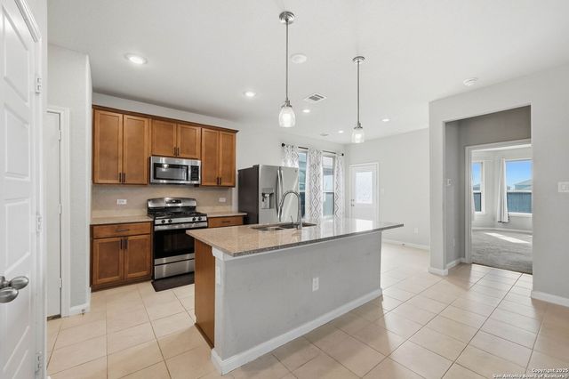 9102 Devils River, Converse, TX 78109