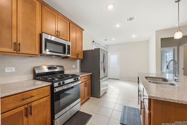 9102 Devils River, Converse, TX 78109