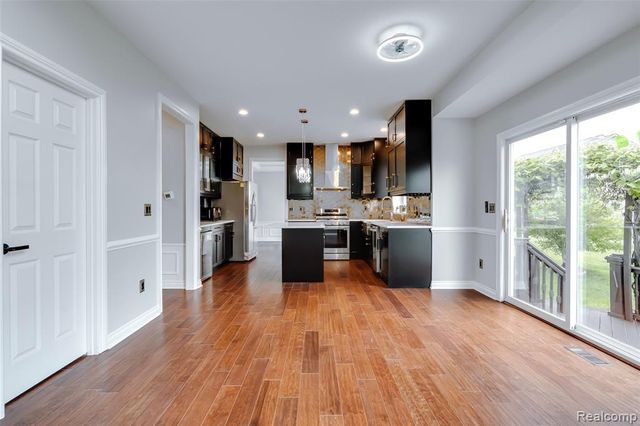6330 Sadie Lane, Belleville, MI 48111