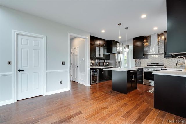 6330 Sadie Lane, Belleville, MI 48111