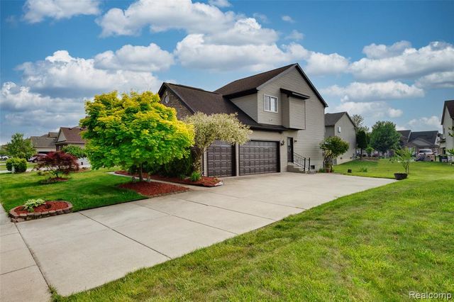 6330 Sadie Lane, Belleville, MI 48111