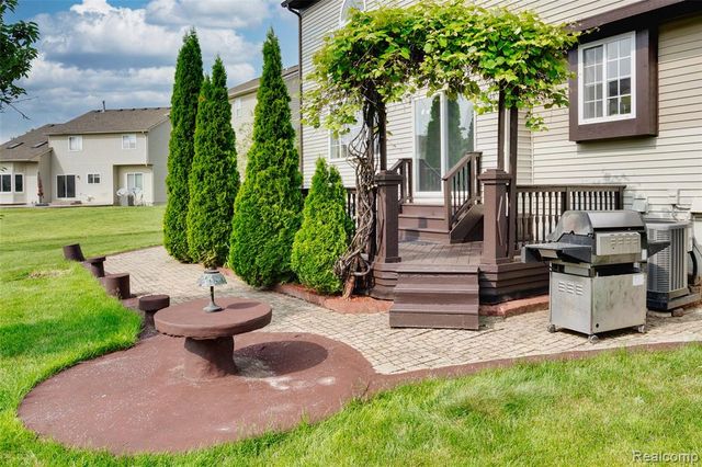 6330 Sadie Lane, Belleville, MI 48111