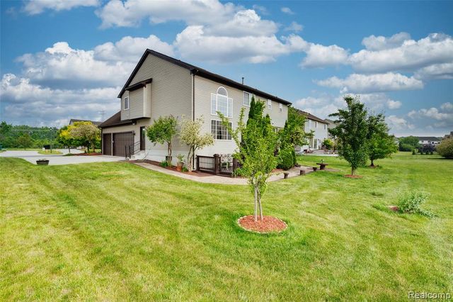 6330 Sadie Lane, Belleville, MI 48111