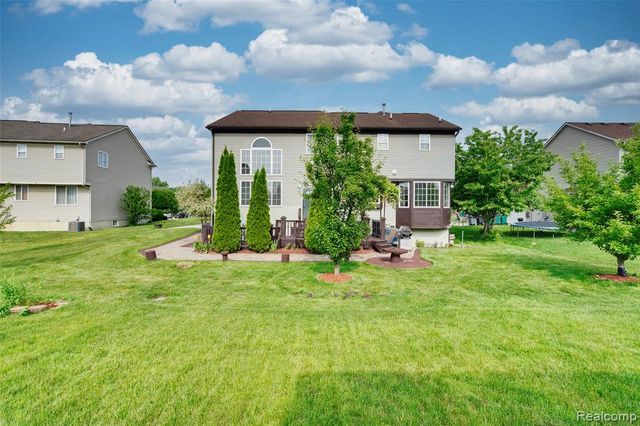 6330 Sadie Lane, Belleville, MI 48111