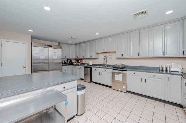 10 York Court, Rochester, NH 03868