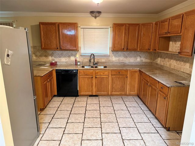 44994 Sondra Drive, Van Buren Charter Township, MI 48111