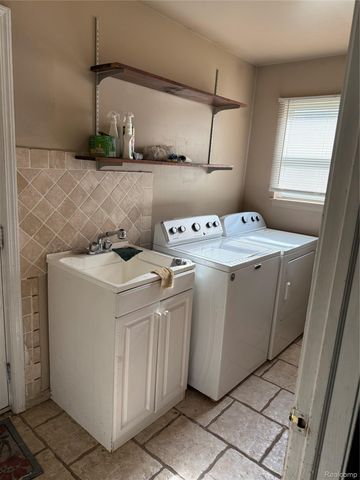 44994 Sondra Drive, Van Buren Charter Township, MI 48111