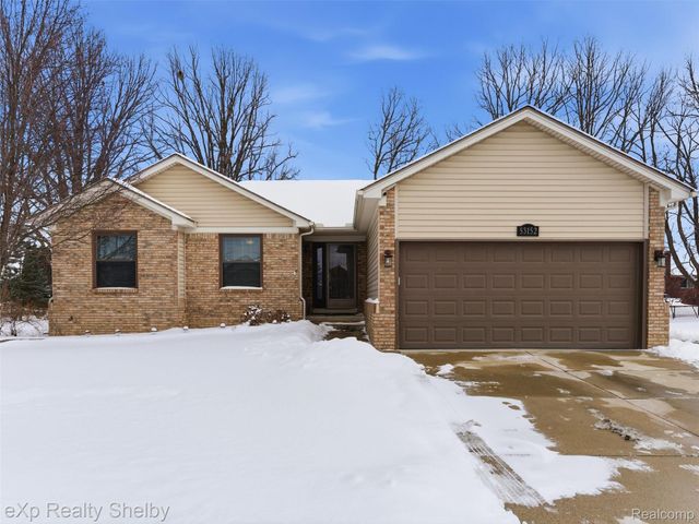53152 Cripple Creek Drive, Chesterfield Township, MI 48047