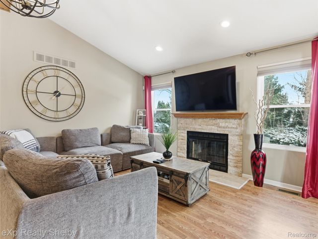 53152 Cripple Creek Drive, Chesterfield Township, MI 48047