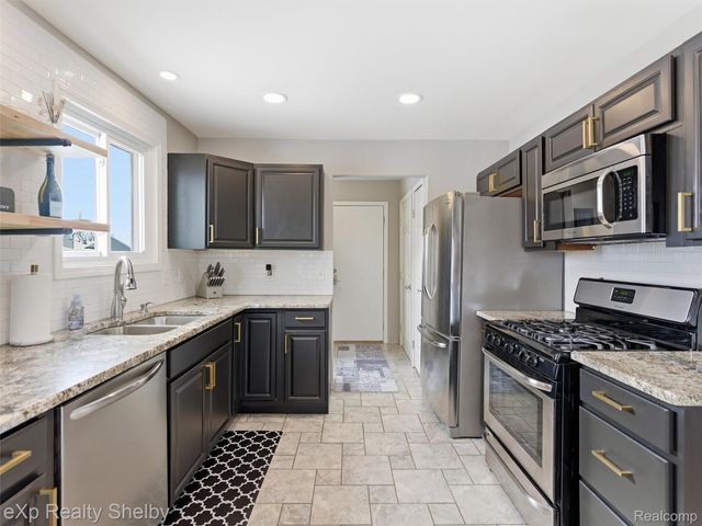 53152 Cripple Creek Drive, Chesterfield Township, MI 48047