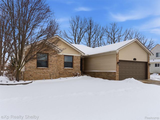 53152 Cripple Creek Drive, Chesterfield Township, MI 48047