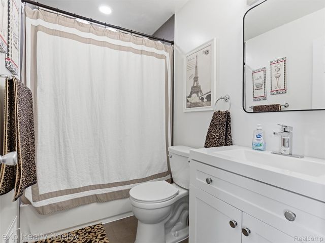 53152 Cripple Creek Drive, Chesterfield Township, MI 48047