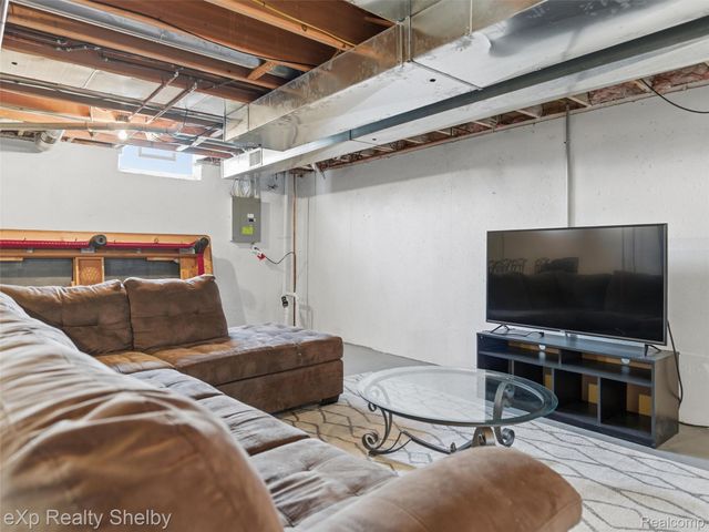 53152 Cripple Creek Drive, Chesterfield Township, MI 48047