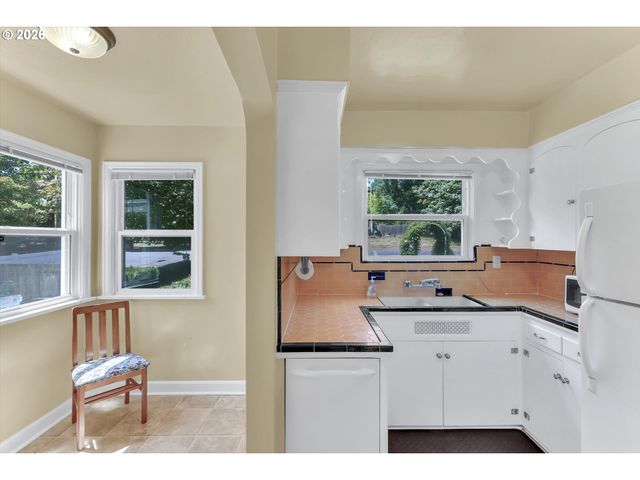 10320 Se STANLEY Ave, Milwaukie, OR 97222