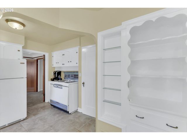 10320 Se STANLEY Ave, Milwaukie, OR 97222