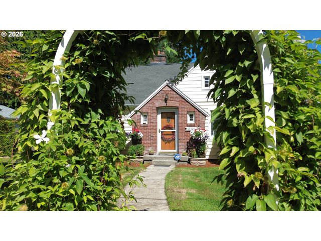 10320 Se STANLEY Ave, Milwaukie, OR 97222