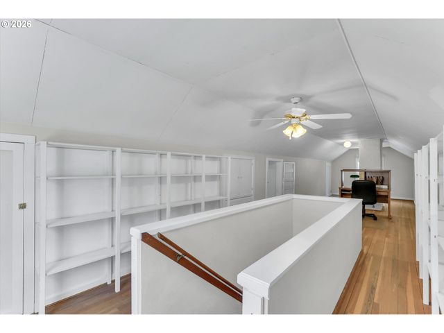 10320 Se STANLEY Ave, Milwaukie, OR 97222
