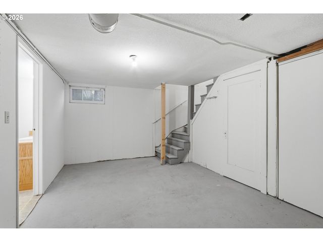 123 W 38TH St, Vancouver, WA 98660