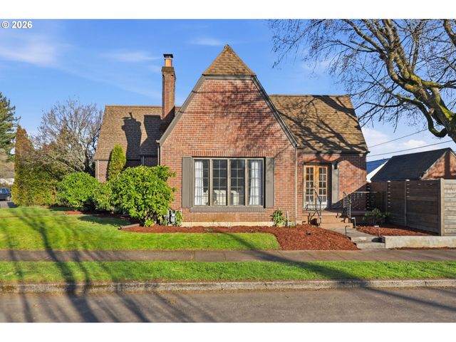 123 W 38TH St, Vancouver, WA 98660