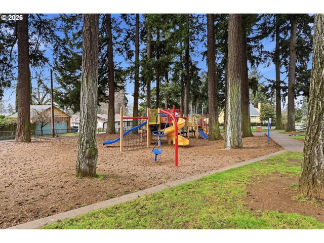 123 W 38TH St, Vancouver, WA 98660