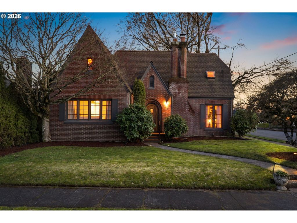 123 W 38TH St, Vancouver, WA 98660