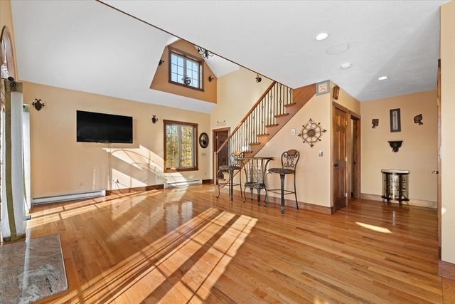 110 Minebrook Rd, Webster, MA 01570