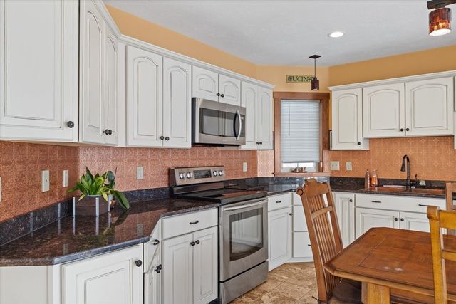 110 Minebrook Rd, Webster, MA 01570