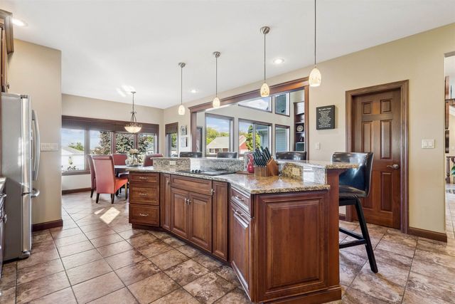 1001 Indigo St, Grundy Center, IA 50638