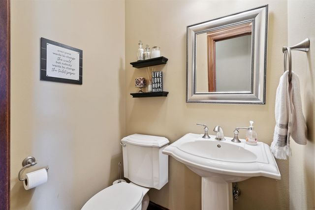 1001 Indigo St, Grundy Center, IA 50638