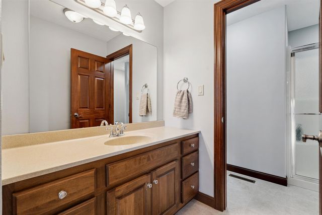 1001 Indigo St, Grundy Center, IA 50638