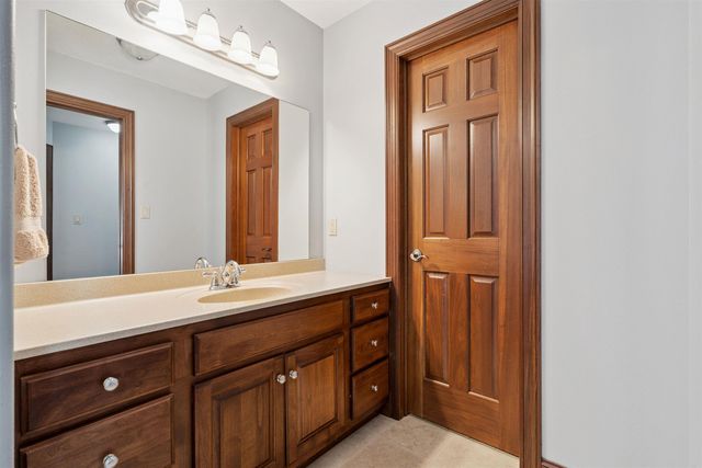 1001 Indigo St, Grundy Center, IA 50638
