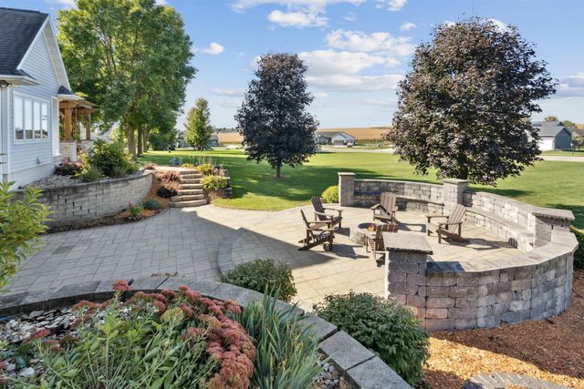 1001 Indigo St, Grundy Center, IA 50638