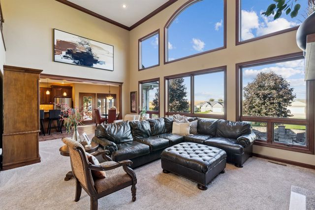 1001 Indigo St, Grundy Center, IA 50638