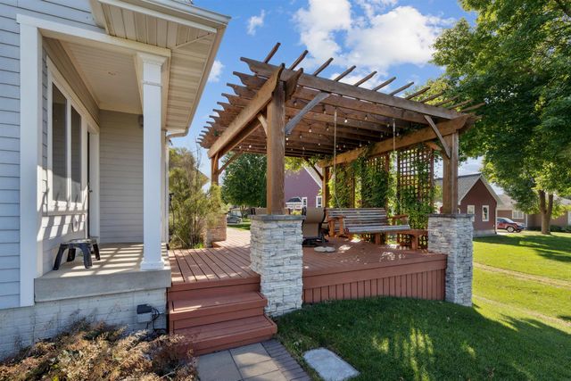 1001 Indigo St, Grundy Center, IA 50638