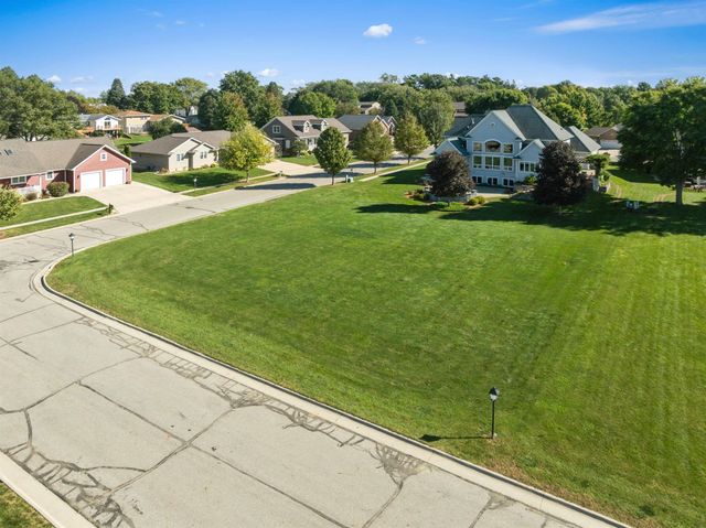 1001 Indigo St, Grundy Center, IA 50638