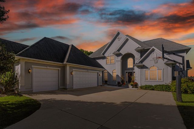 1001 Indigo St, Grundy Center, IA 50638