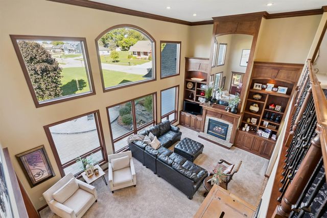 1001 Indigo St, Grundy Center, IA 50638