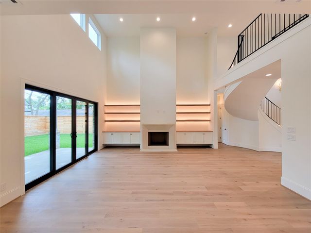 1922 Norcrest Dr Drive, Houston, TX 77055