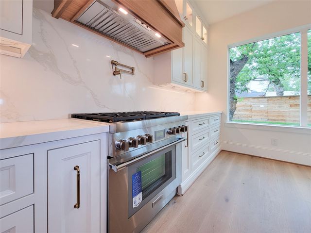 1922 Norcrest Dr Drive, Houston, TX 77055