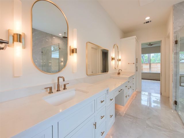 1922 Norcrest Dr Drive, Houston, TX 77055